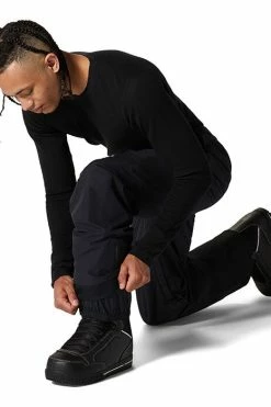 Mountain Hardwear Men's Sky Ridge™ GORE-TEX® Pant 25 Mountain Hardwear Men's Sky Ridge™ GORE-TEX® Pant -Mountain Hardwear Sales Shop 25646753 BLACK 3 5